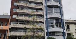 En Alquiler Hermoso apto de dos dormitorios dos baños y servicio en pocitos