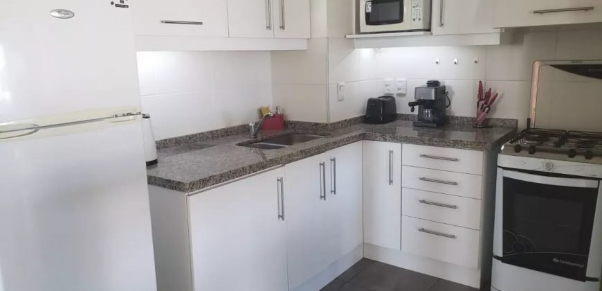 En Alquiler Luminoso apto 2 dormitorios garage en Parque Batlle