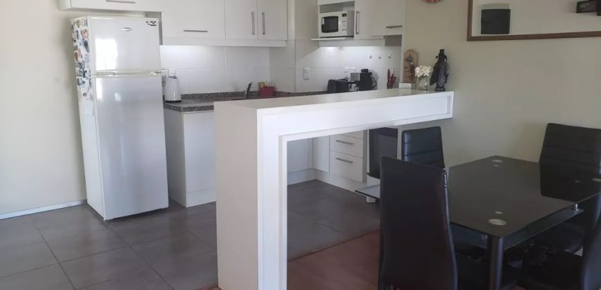 En Alquiler Luminoso apto 2 dormitorios garage en Parque Batlle