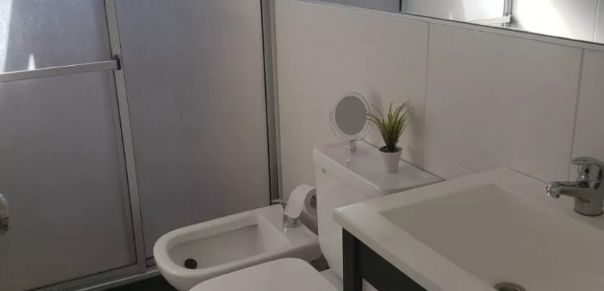 En Alquiler Luminoso apto 2 dormitorios garage en Parque Batlle