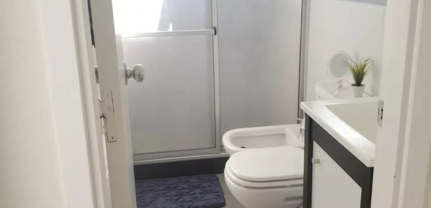 En Alquiler Luminoso apto 2 dormitorios garage en Parque Batlle